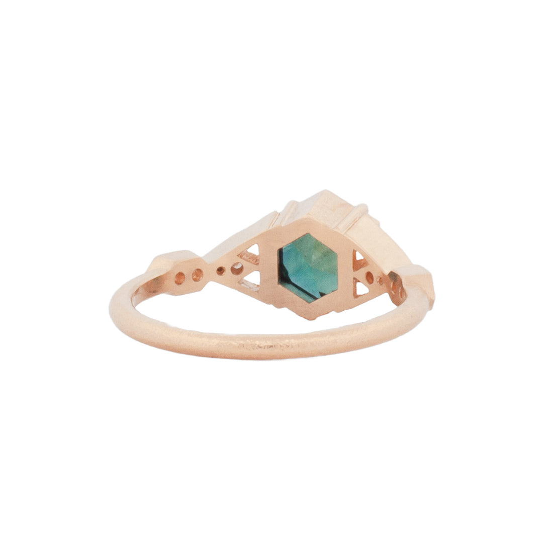 The DMD Metal XL Casia Vestra ring features a 2.18ct teal Australian sapphire in a geometric 14K gold setting.