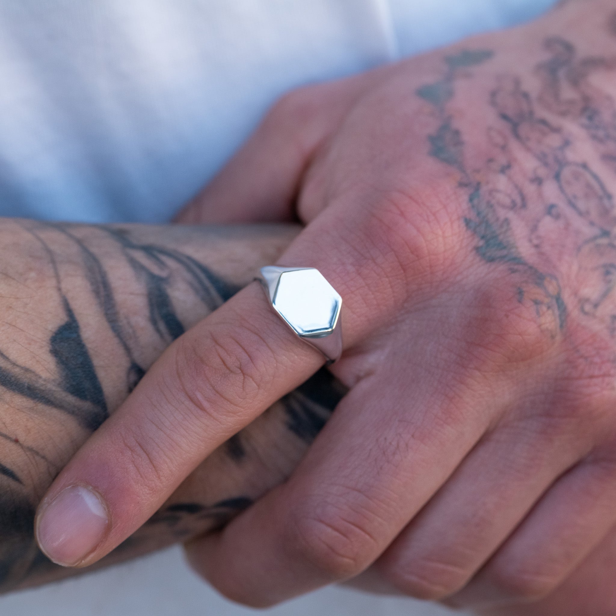 Grande Hexagon Signet Ring - Plain (S)