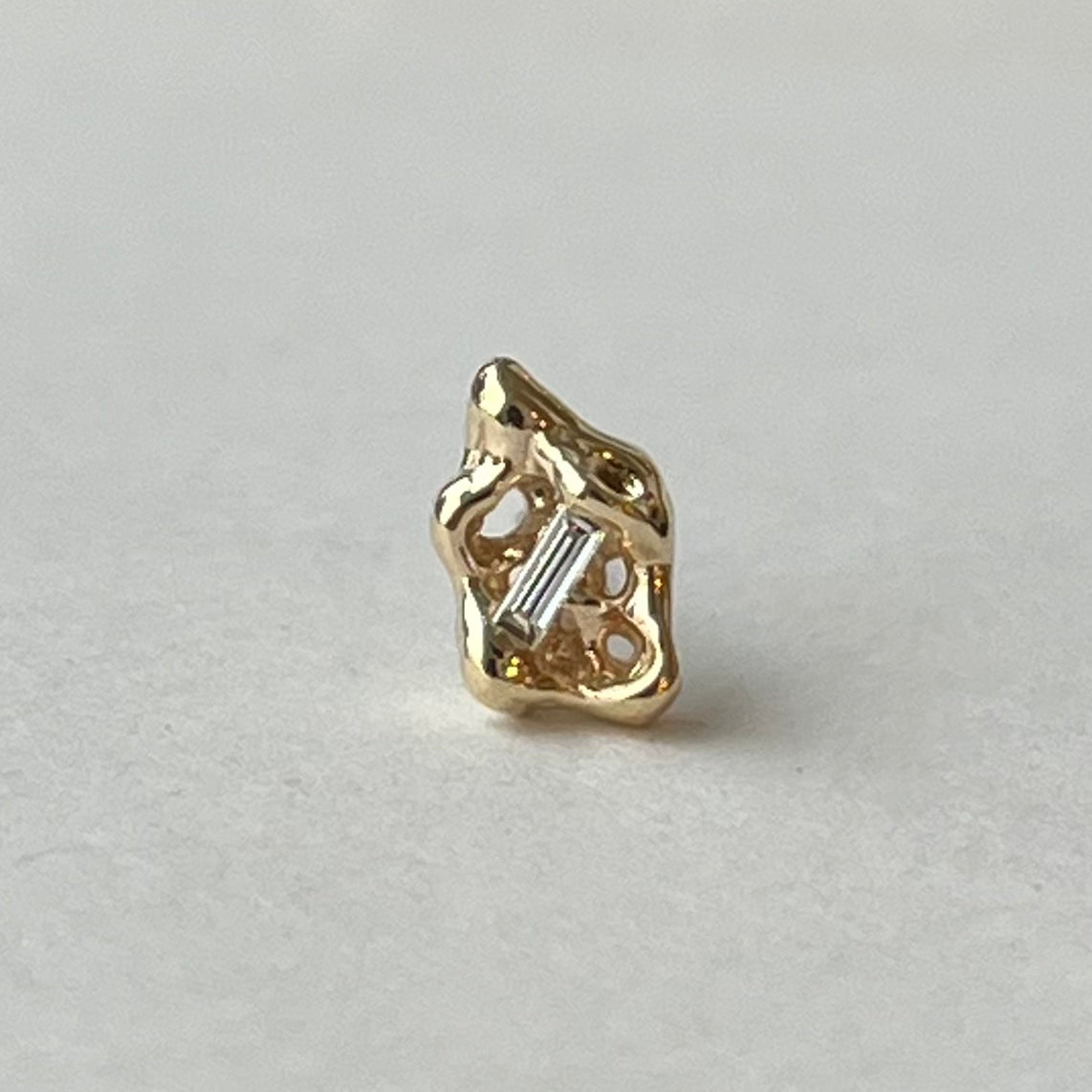 Cavity Earring - Baguette