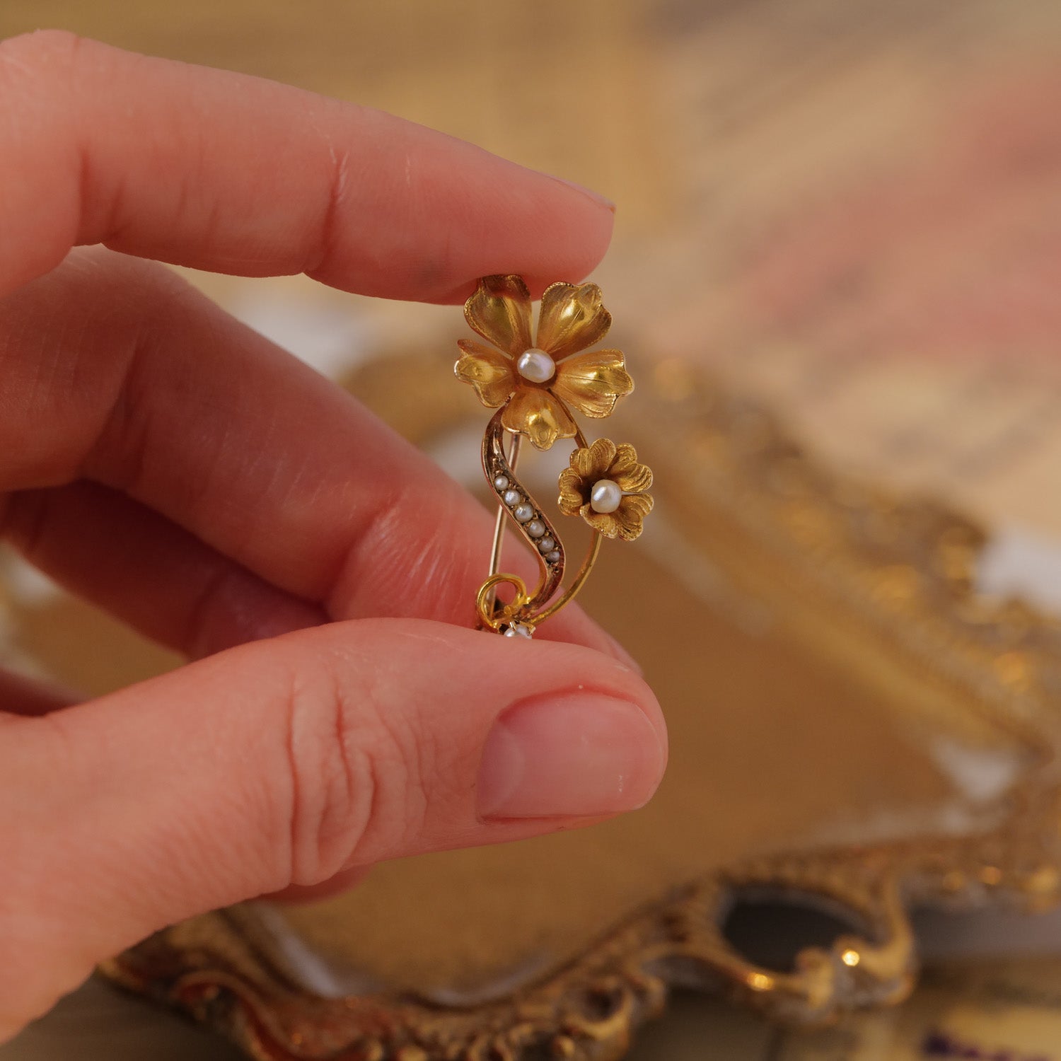 Antique Flower with Pearl Pin