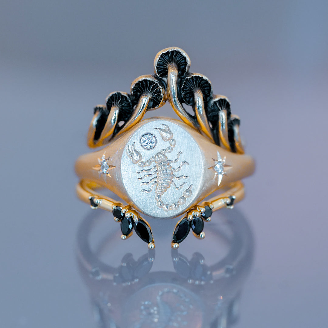 Blue Blue Drivers Scorpion Signet Ring - Diamond: 14k gold, black accents, white diamonds, star motifs, ornate design.