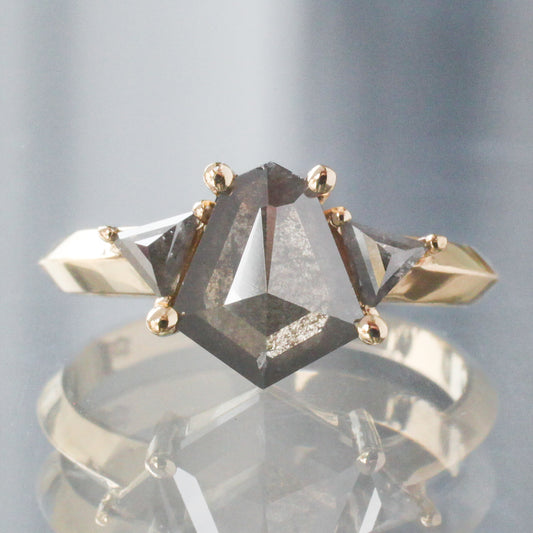 Dark Metallic Diamond Shield Caliburn (2.04ct)