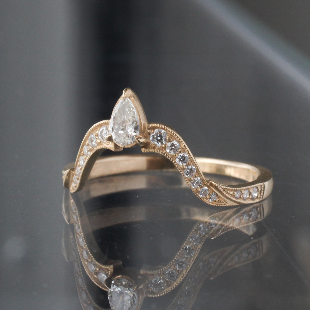 Dianthe Ring