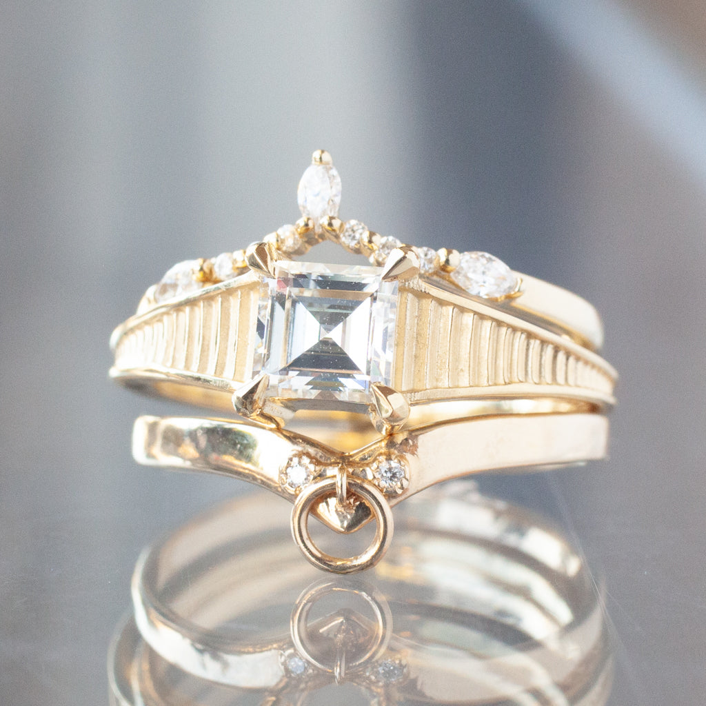 Solitaire Temple Ring - Carré Cut Diamond