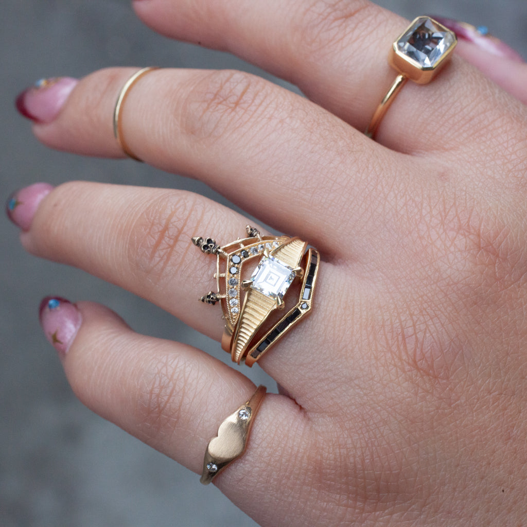 Solitaire Temple Ring - Carré Cut Diamond