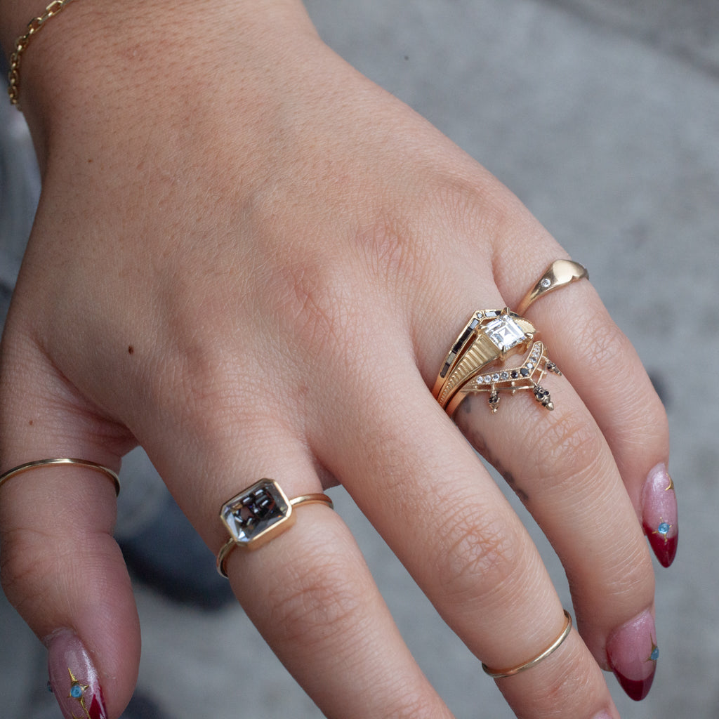 Solitaire Temple Ring - Carré Cut Diamond