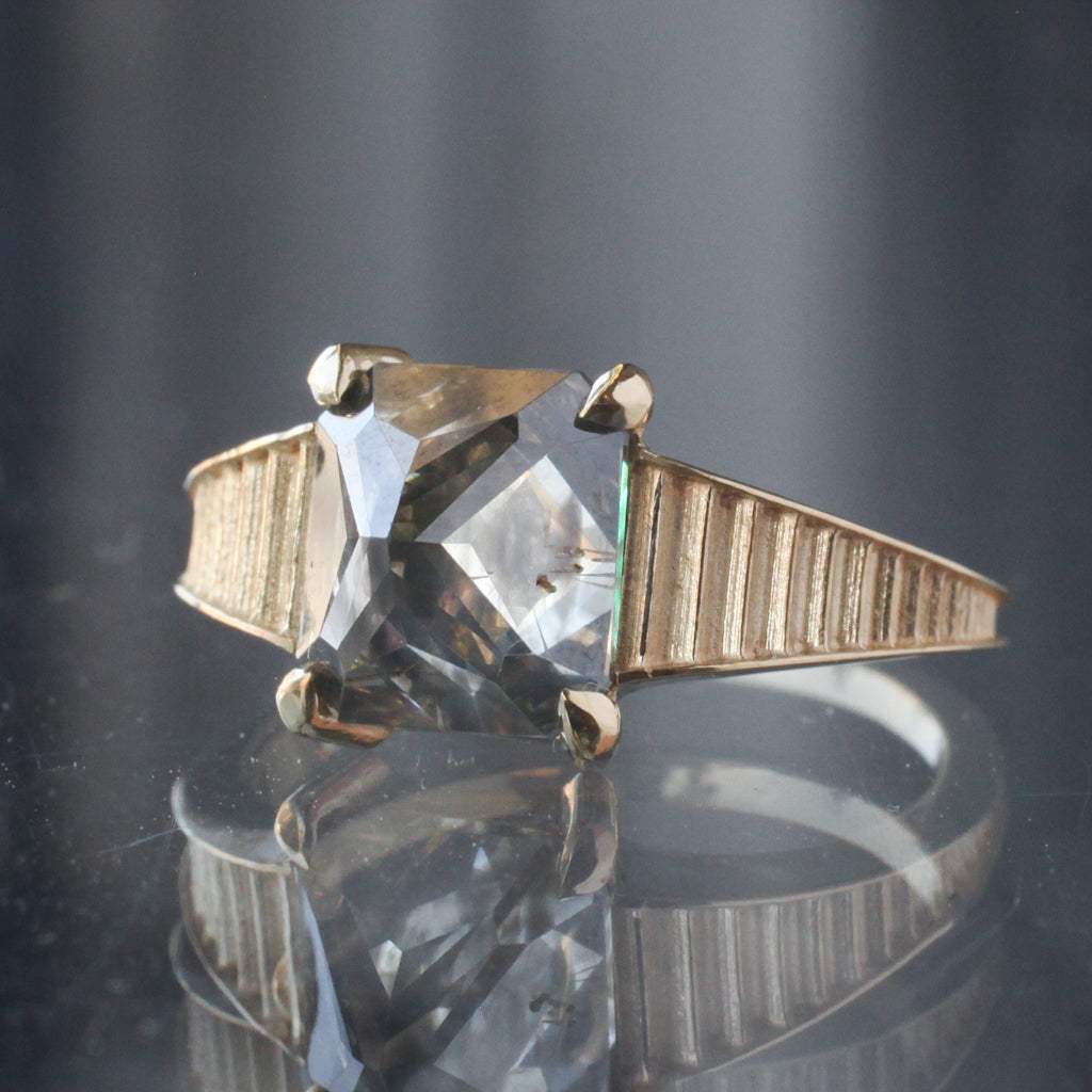 Grande Smokey Grey Inverted Solitaire Temple Ring