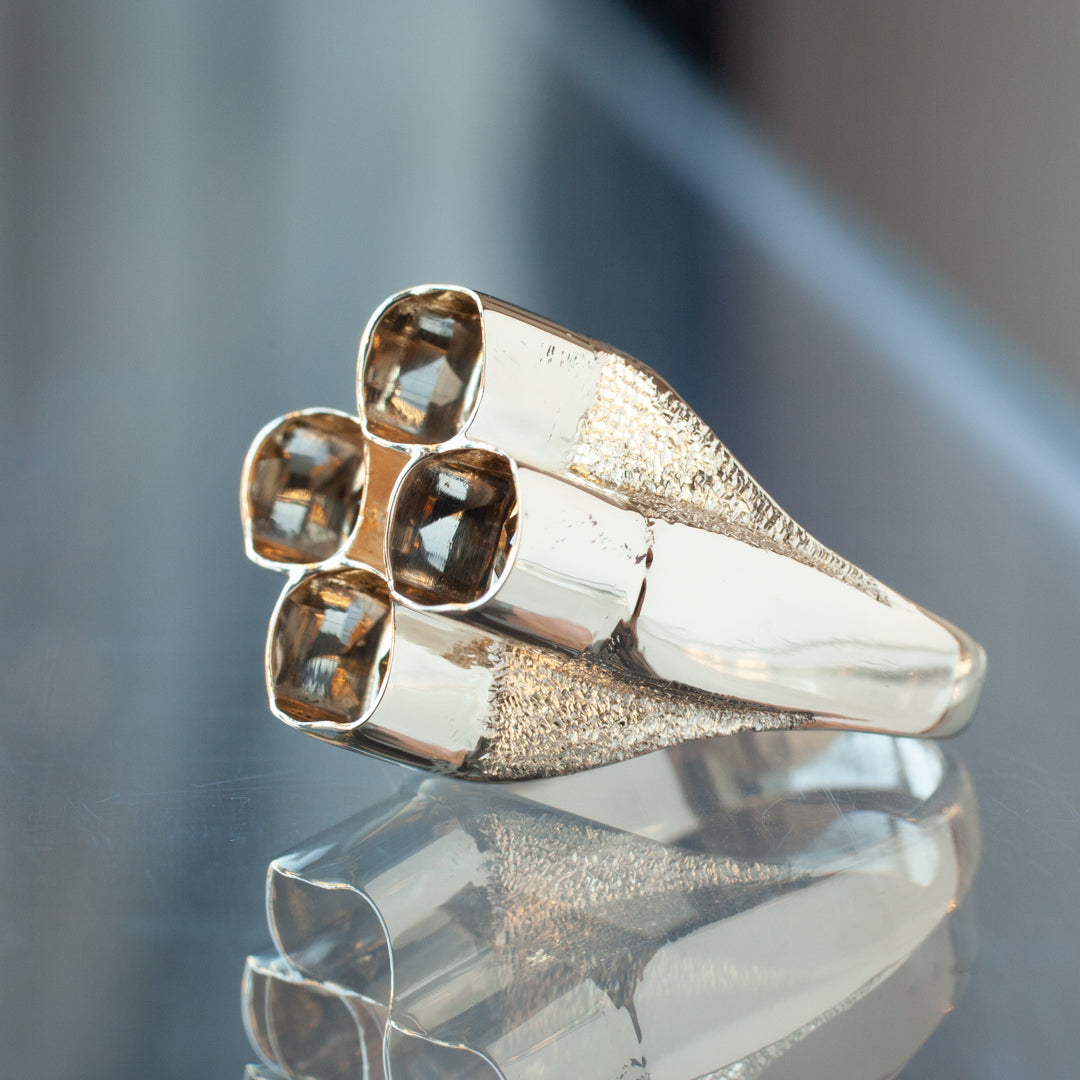 Ambiguous Object Ring