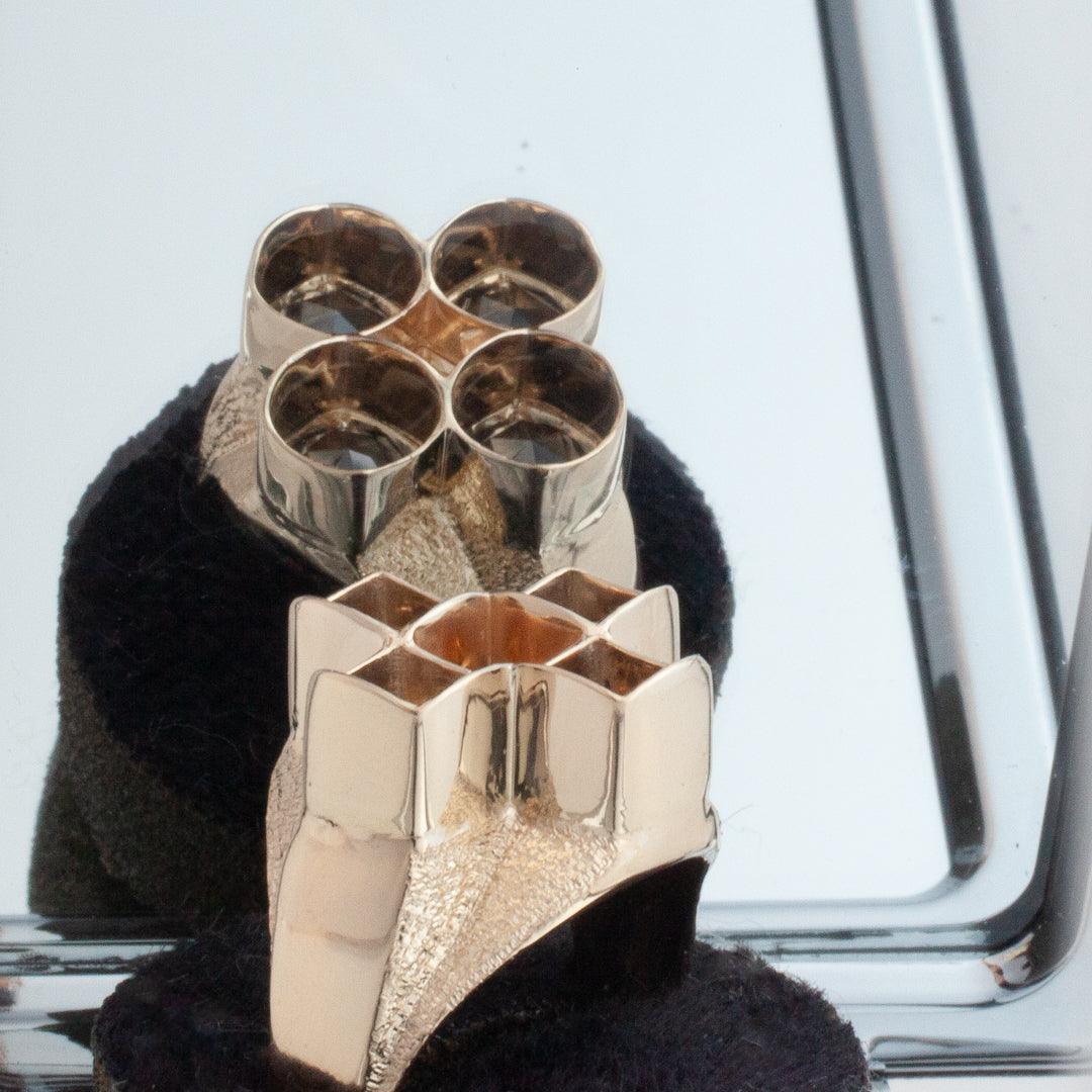 Ambiguous Object Ring