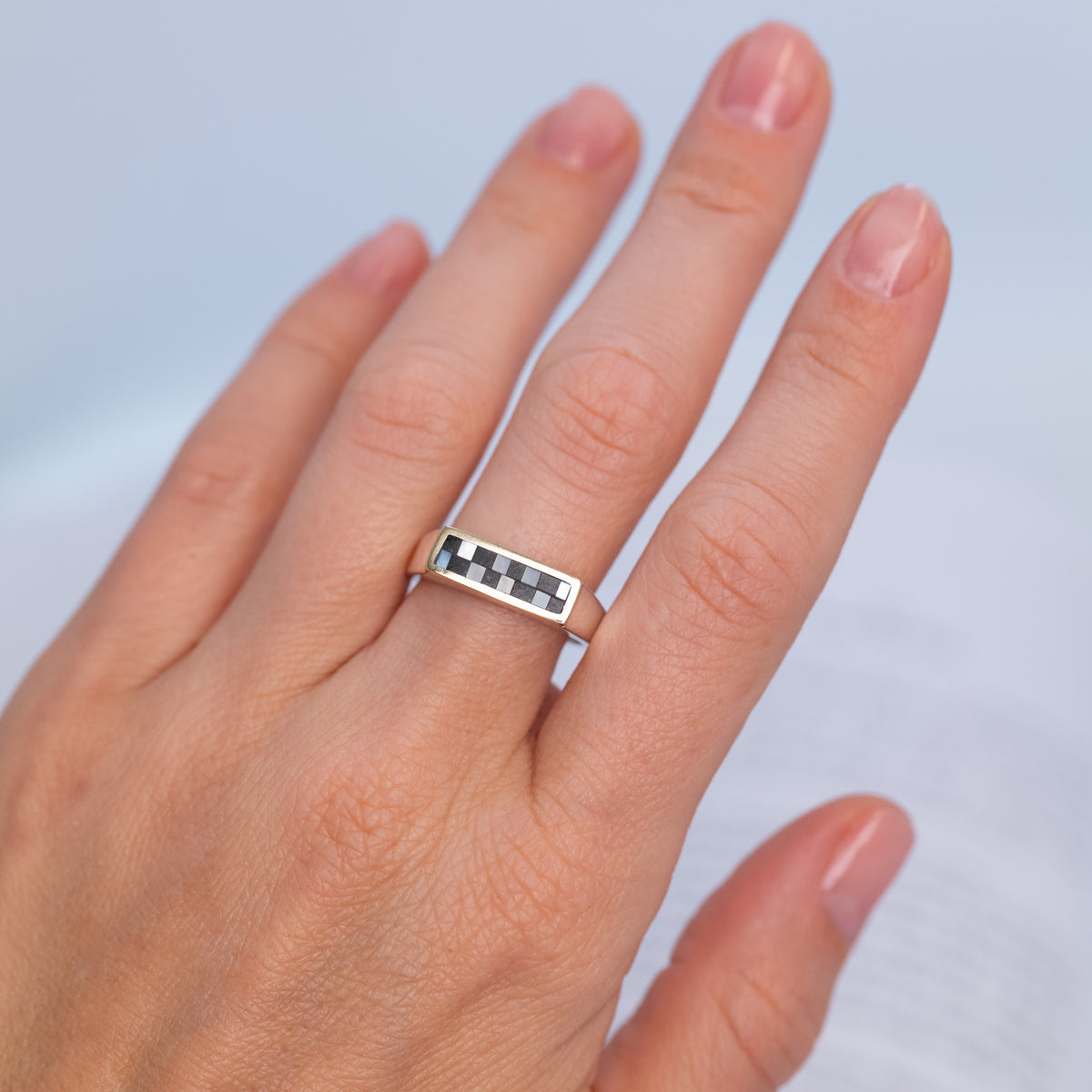 Horizon Checkerboard Signet