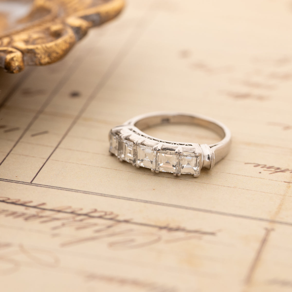 Vintage Carré Cut Diamond Band