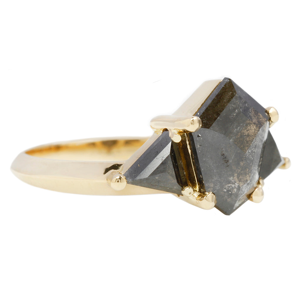 Caliburn Ring - Black Kite Cut Diamond (2.0ct)