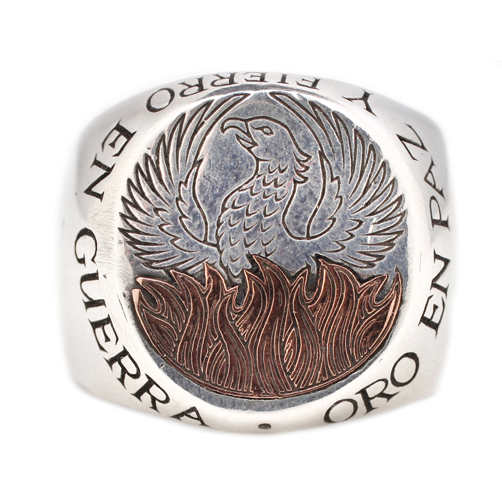 Oro En Paz Signet Ring