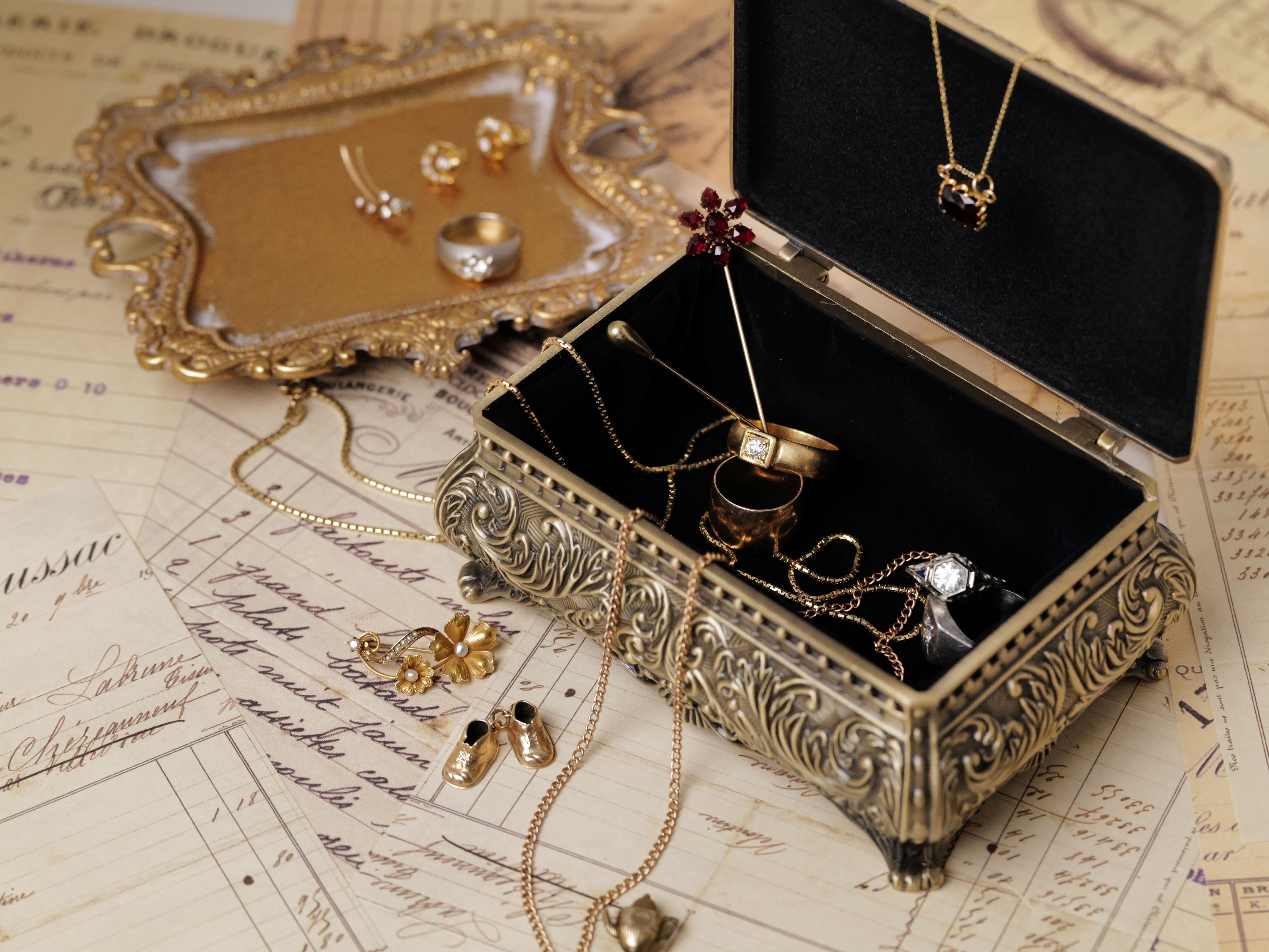 vintage jewelry