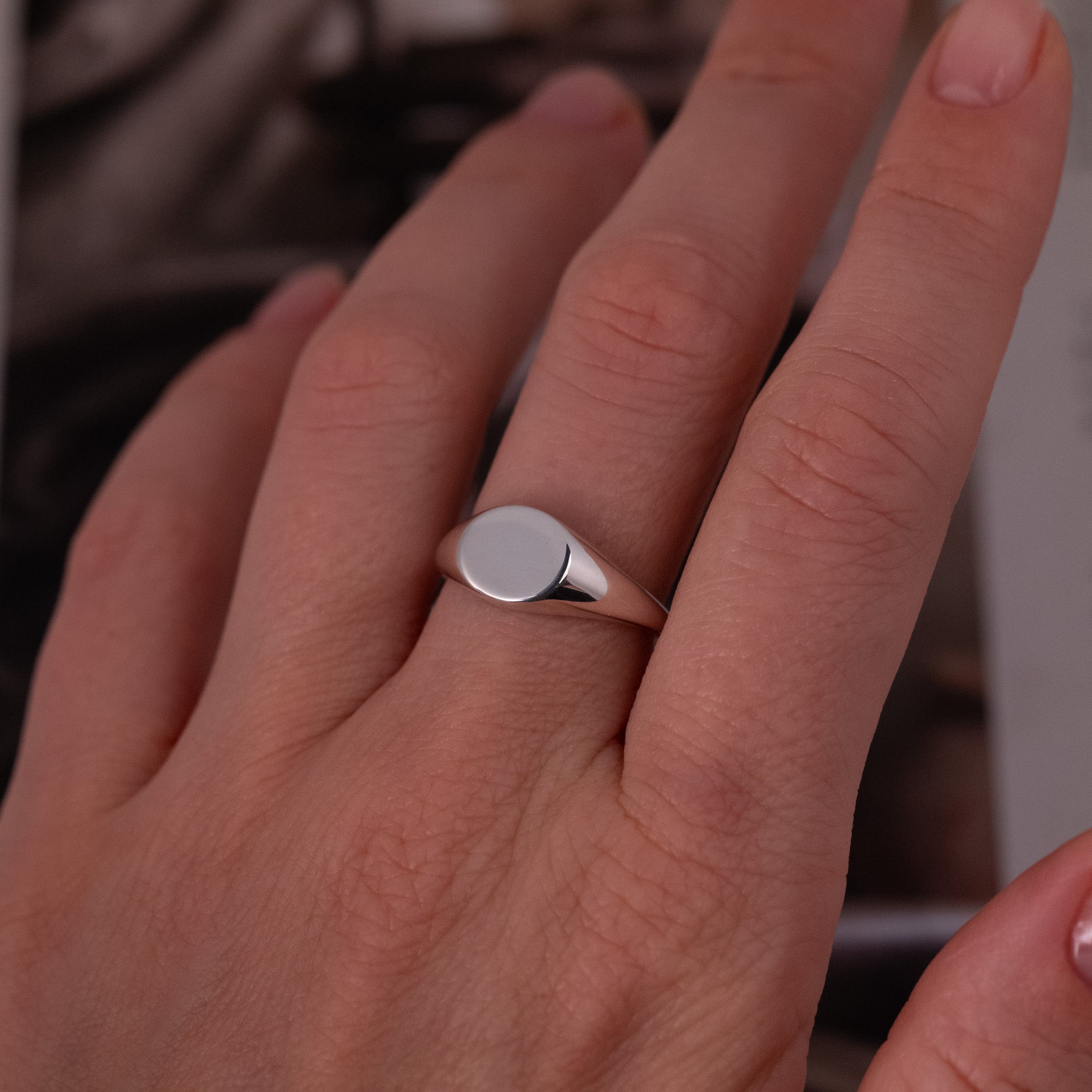 Classic Horizontal Oval Signet Ring - Plain (S)