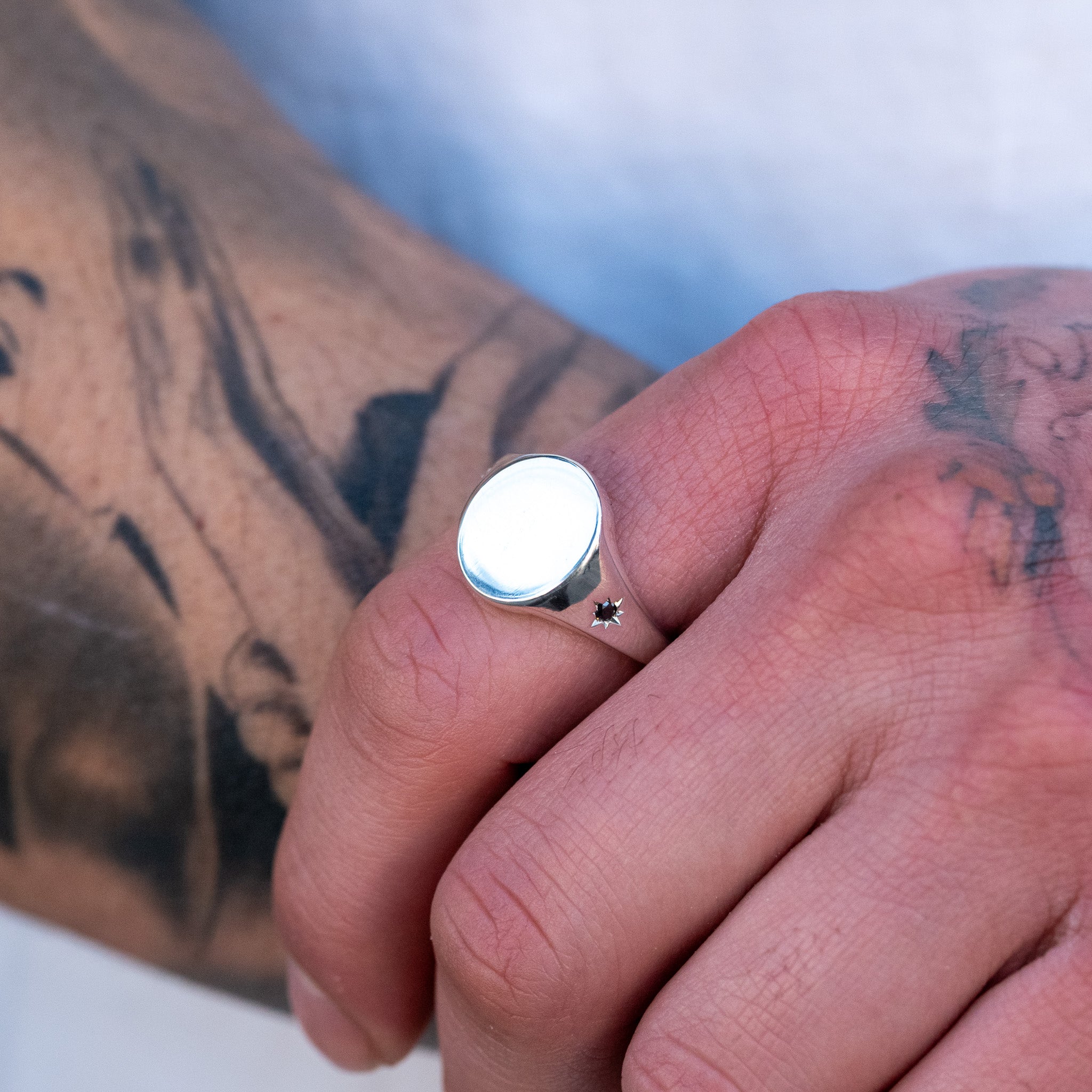 Grande Vertical Oval Signet Ring - Star Set (S)