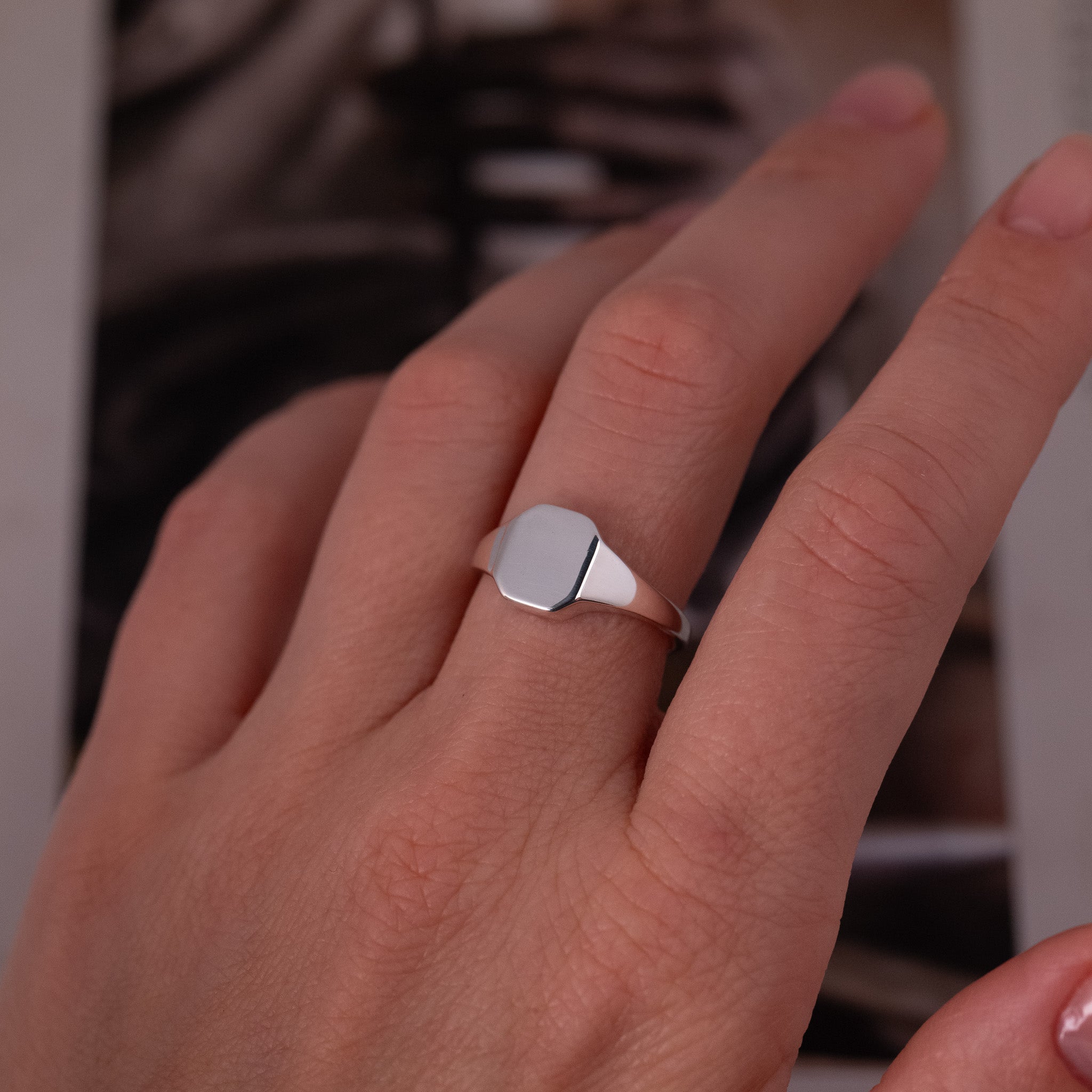 Classic Emerald Signet Ring - Plain (S)