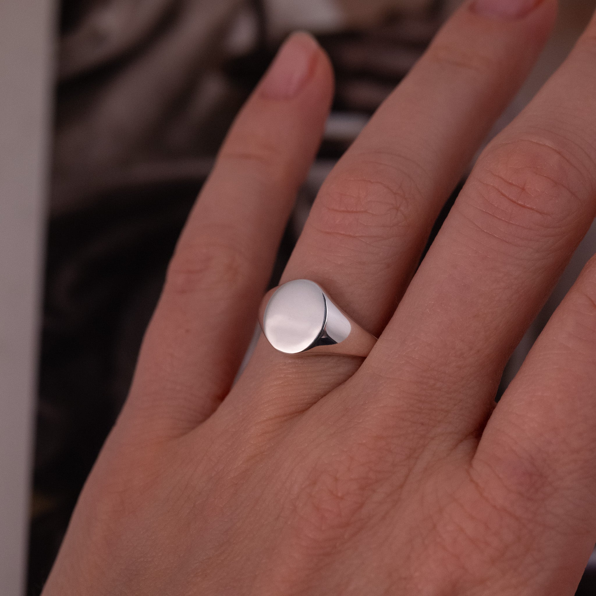 Classic Vertical Oval Signet Ring - Plain (S)