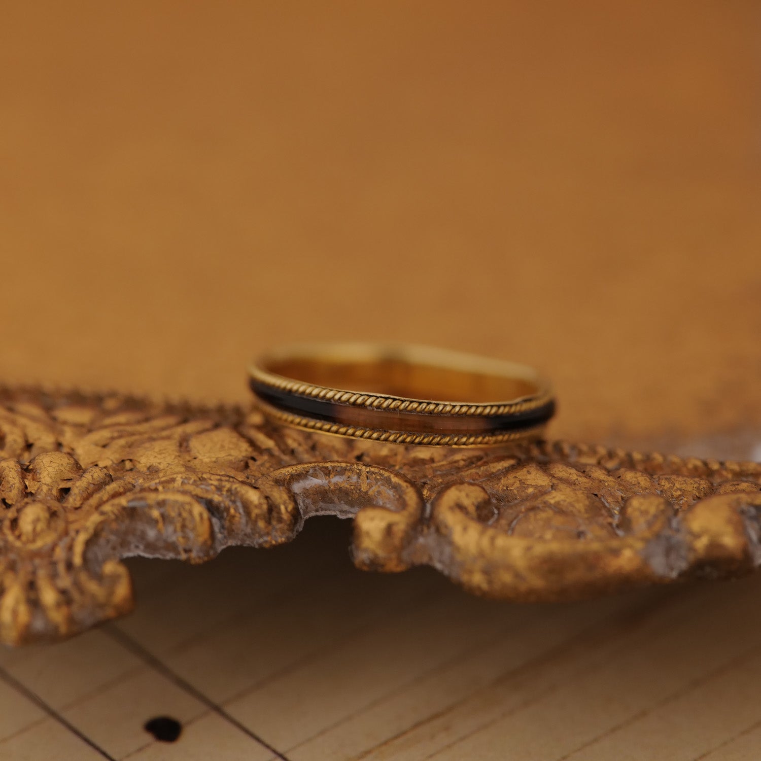 Vintage Tortoise Resin Inlay Ring