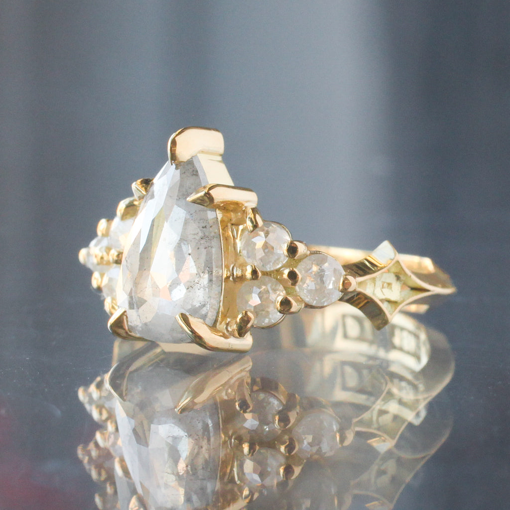 18k yellow gold diamond ring