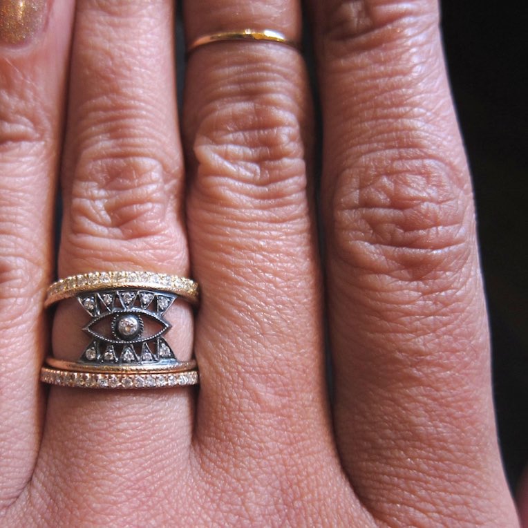 Nea Isis Ring