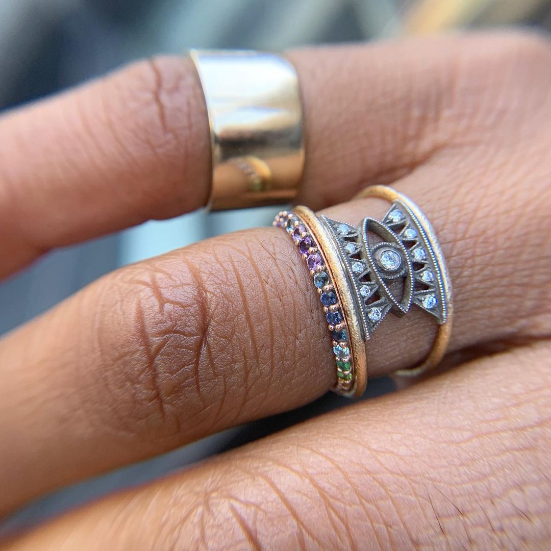 Nea Isis Ring