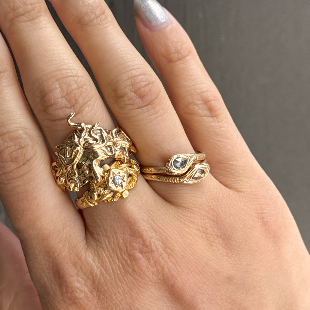 Victoria's Fede Ring - Salt & Pepper Diamond