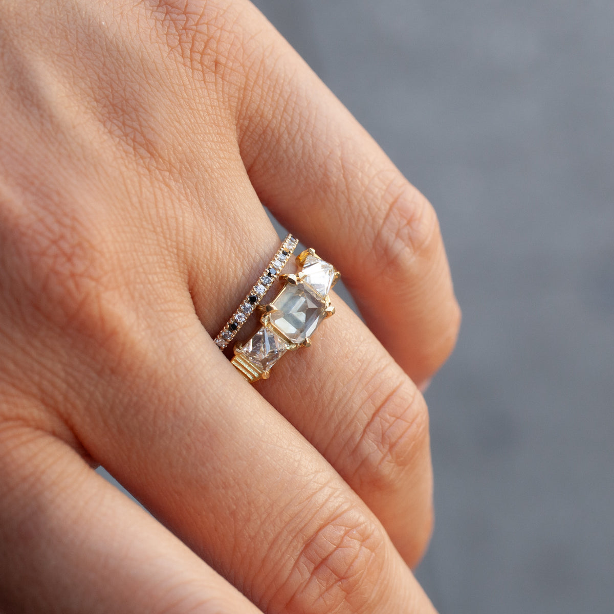 Feather Weight Ring - Ombré Diamond