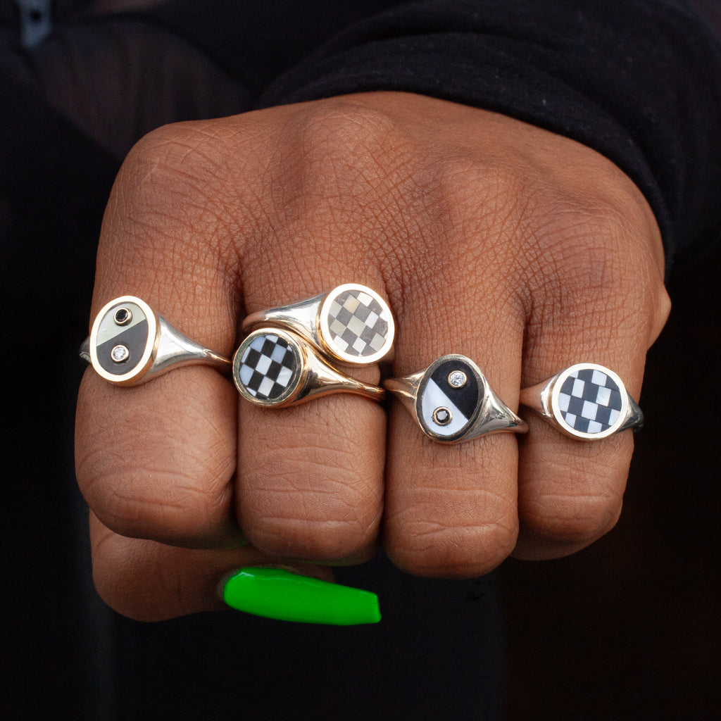 Balance Signet Ring - Black