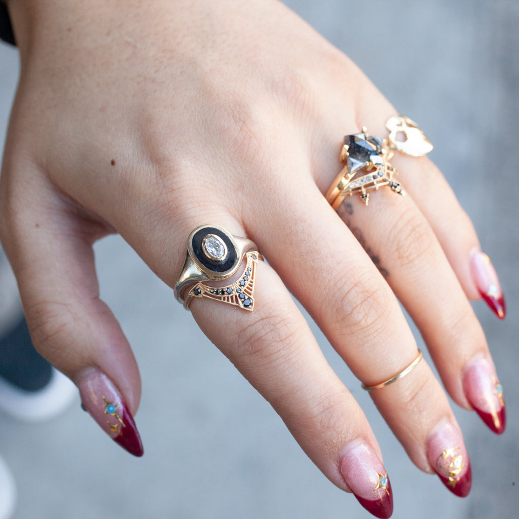 Droplet Signet Ring - Diamond