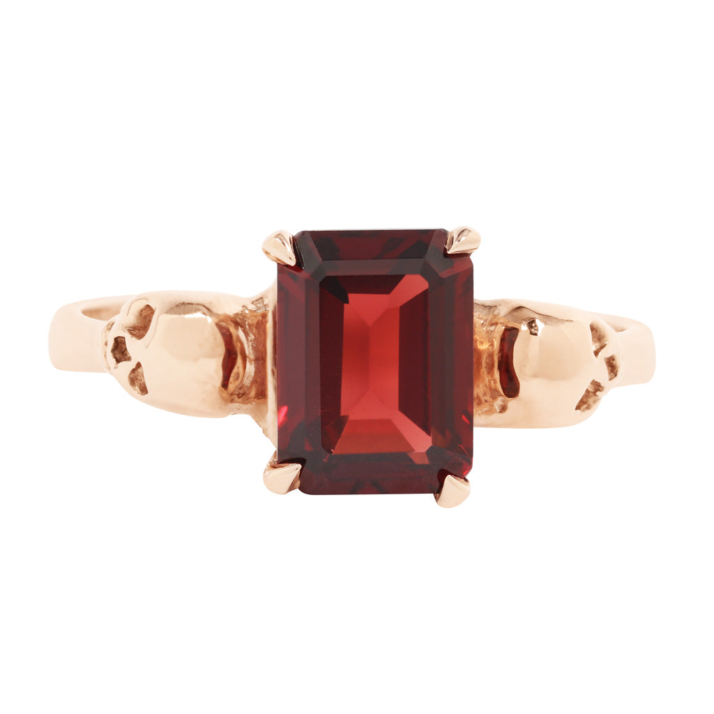 Skulls Ring - Garnet