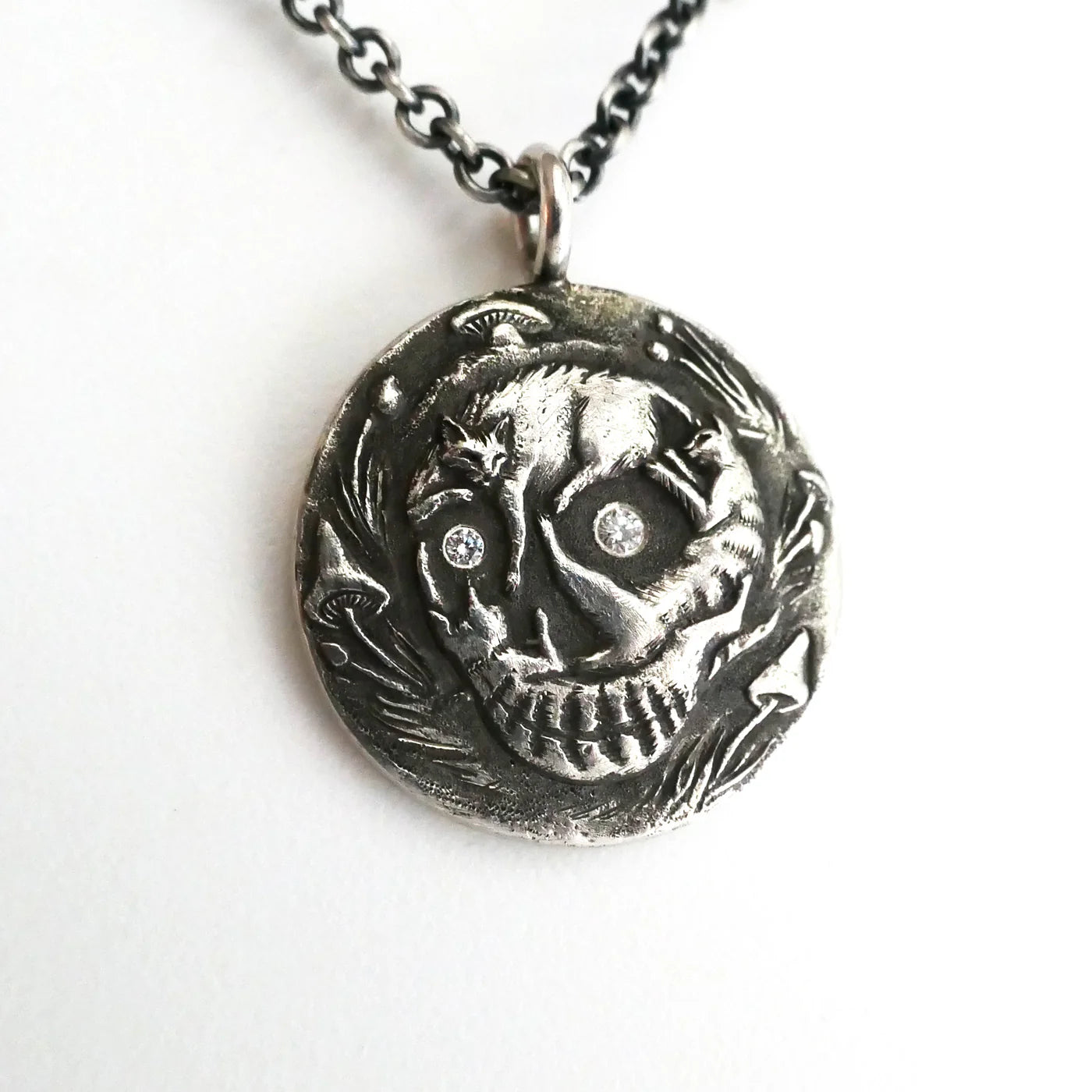 Meowmento Mori Necklace