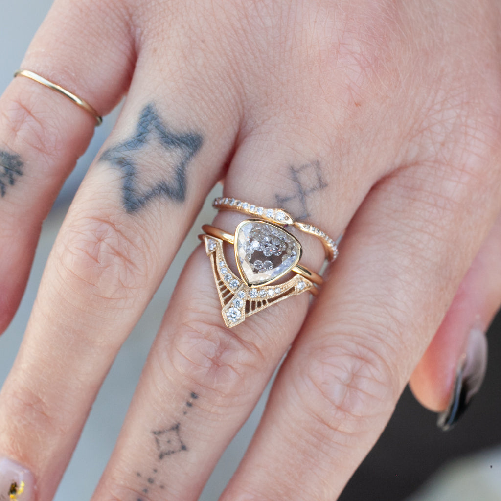 White Diamond Naipe Heartish Shaker Ring