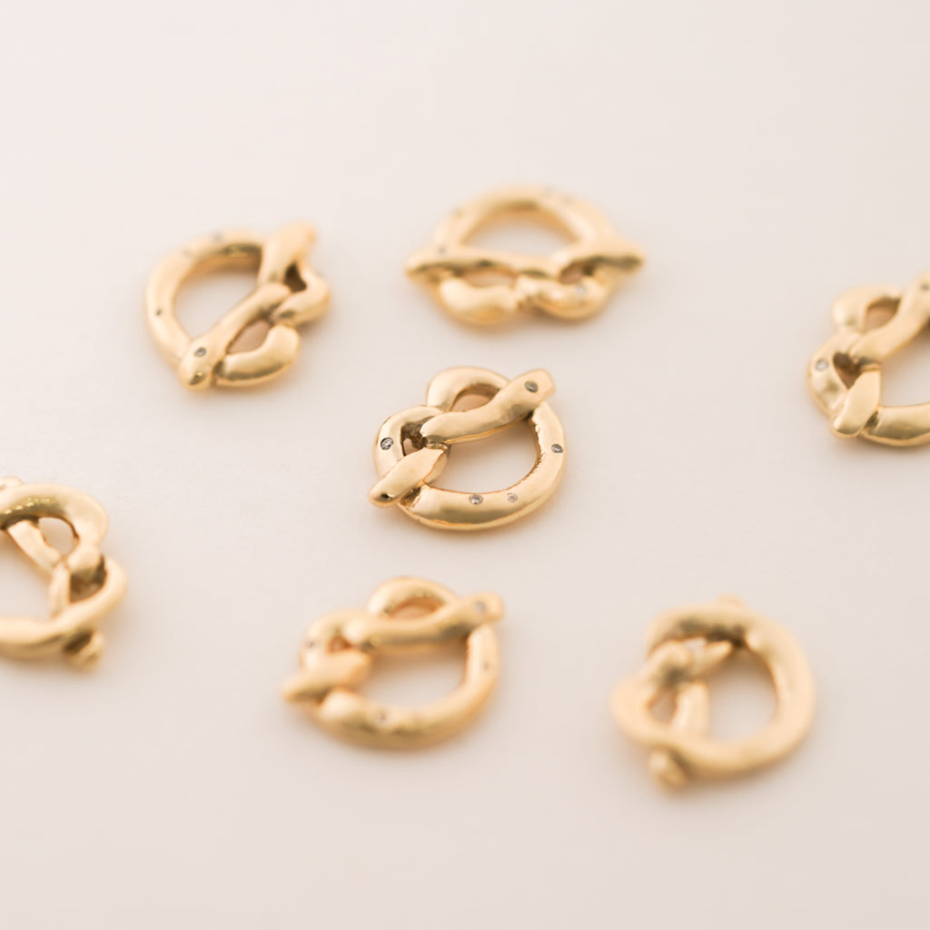 Bretzel Charm