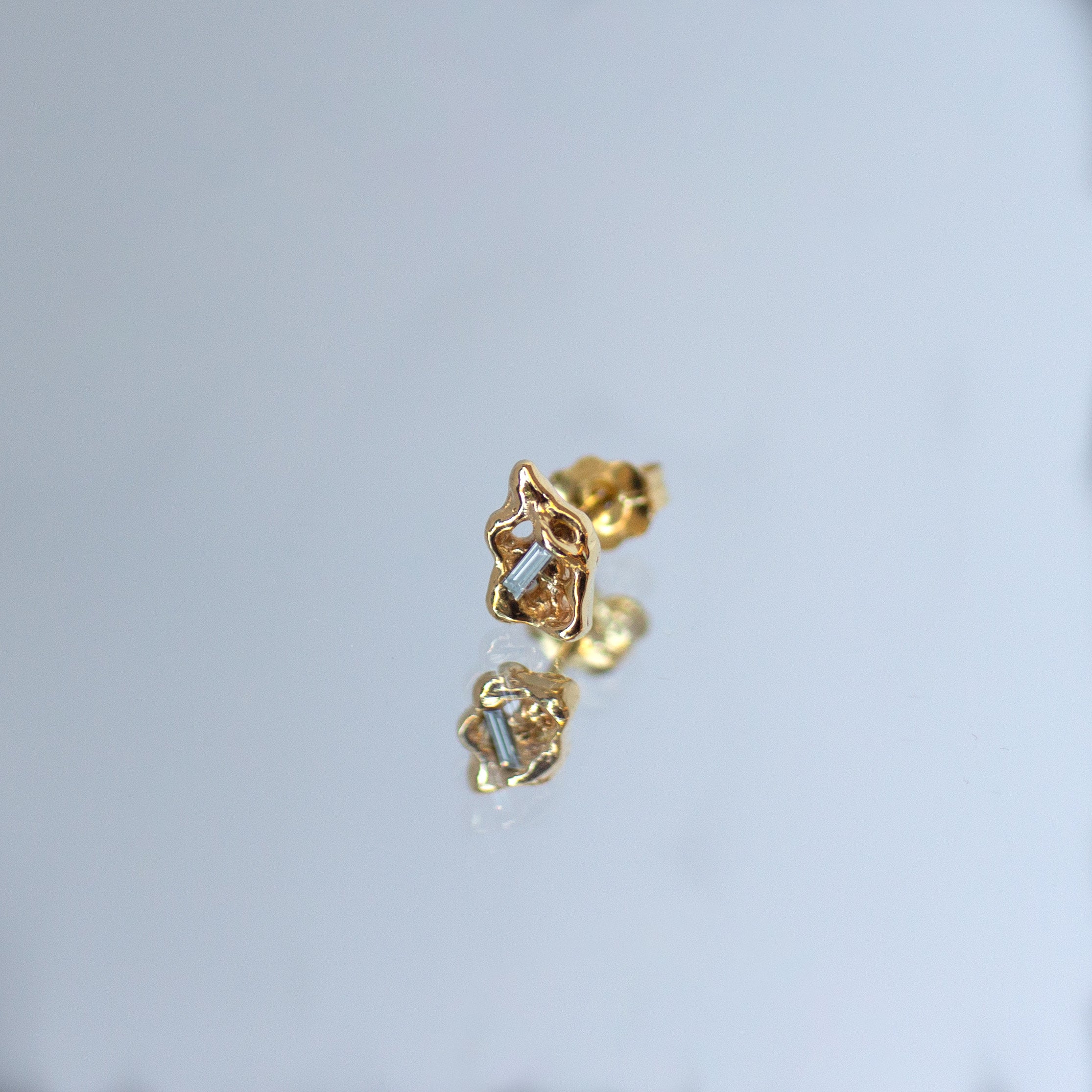 Cavity Earring - Baguette