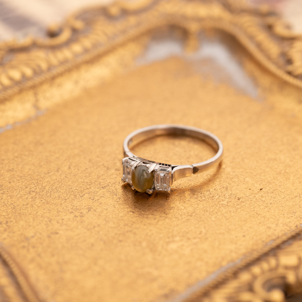 Vintage Cat's Eye Chrysoberyl & Diamond Ring