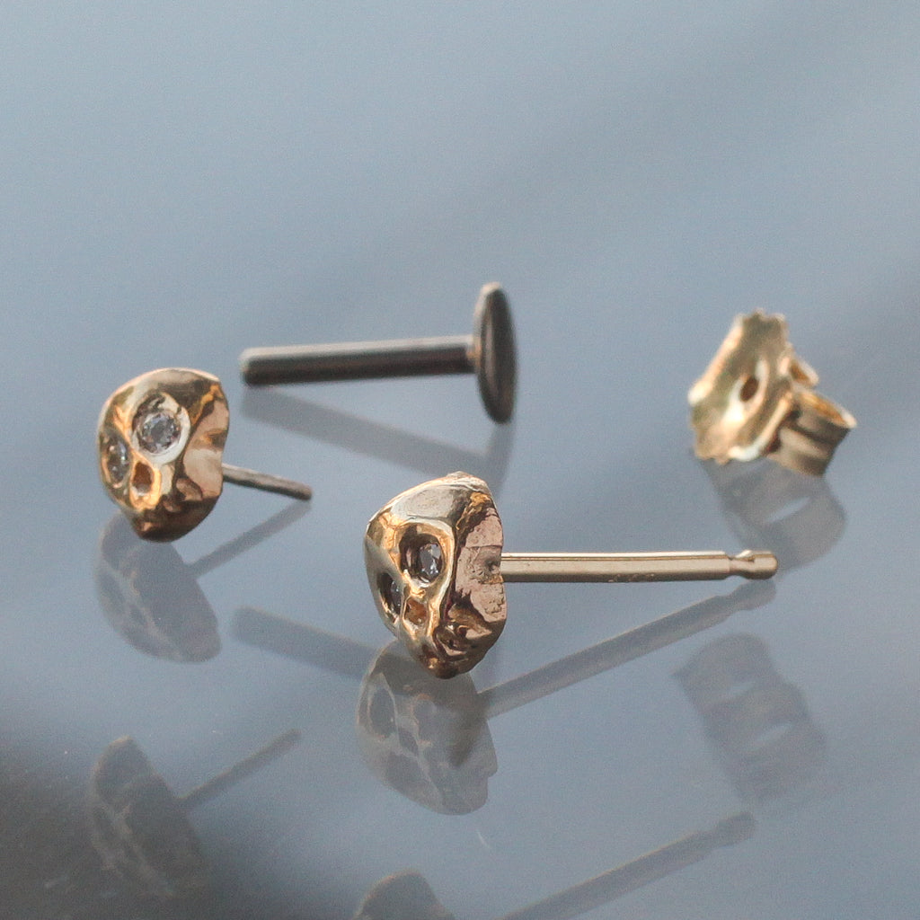 Skully Stud - Diamond